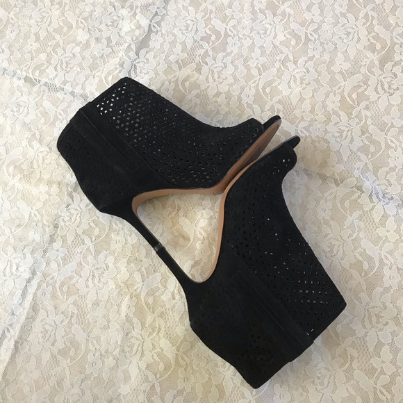 Nine West black suede leather perforated open toe booties - Picture 5 of 7